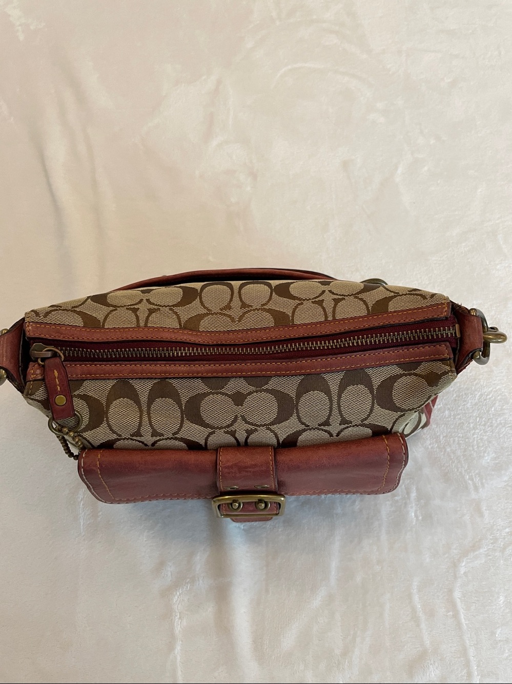 Coach Special Edition Fall 2004 Monogram Shoulder Style #7063 Burgundy Suede - Picture 13 of 17